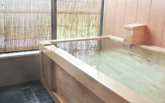 2022年リニューアルのリッチな和洋室